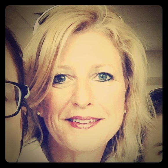 Meet your Posher, Lori - Picture 1 of 1